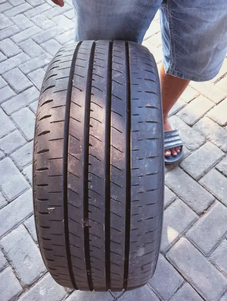 Ban Bridgestone Turanza T005A R 17