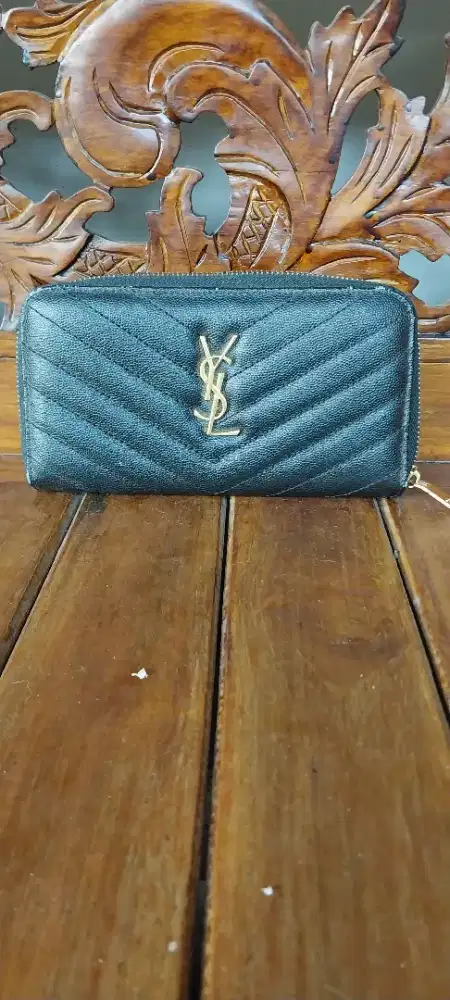 Dompet merk YSL