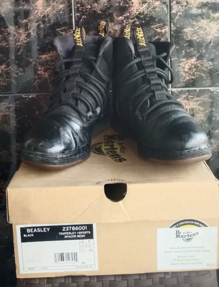 Sepatu Second Brand Dr. Martens