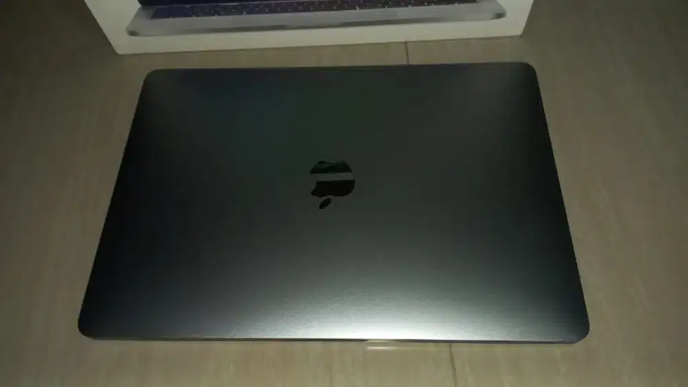 Jjual santai macbook pro 13 inc M2