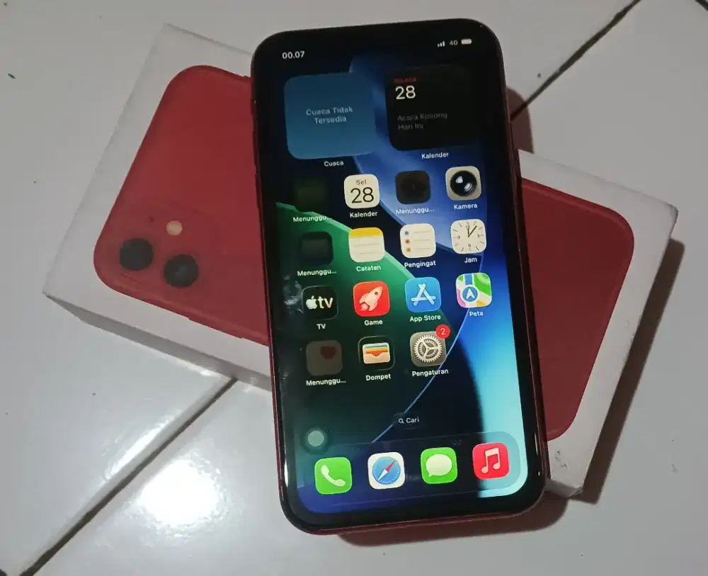 Iphone 11 64gb merah