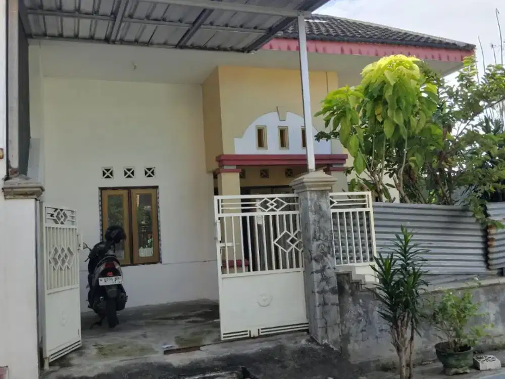 Rumah Pojokan Hook Griya Benowo Indah, Hitung Tanah Aja Hadap Timur, Bagus Murah