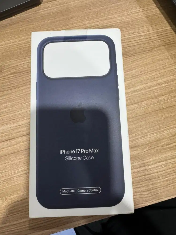 Silicone case Ori Iphone 17 pro max biru segel