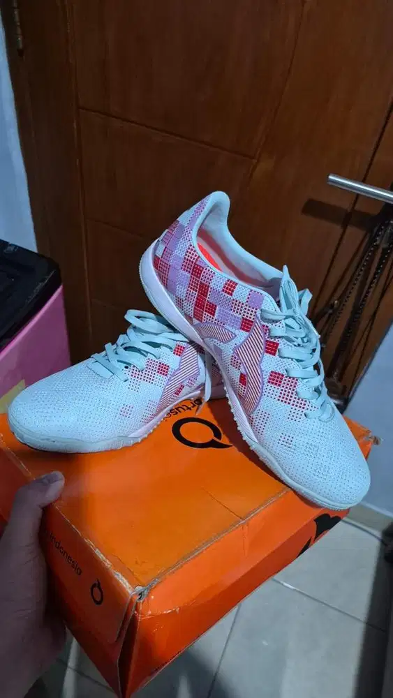 SEPATU FUTSAL ORTUSEIGHT
