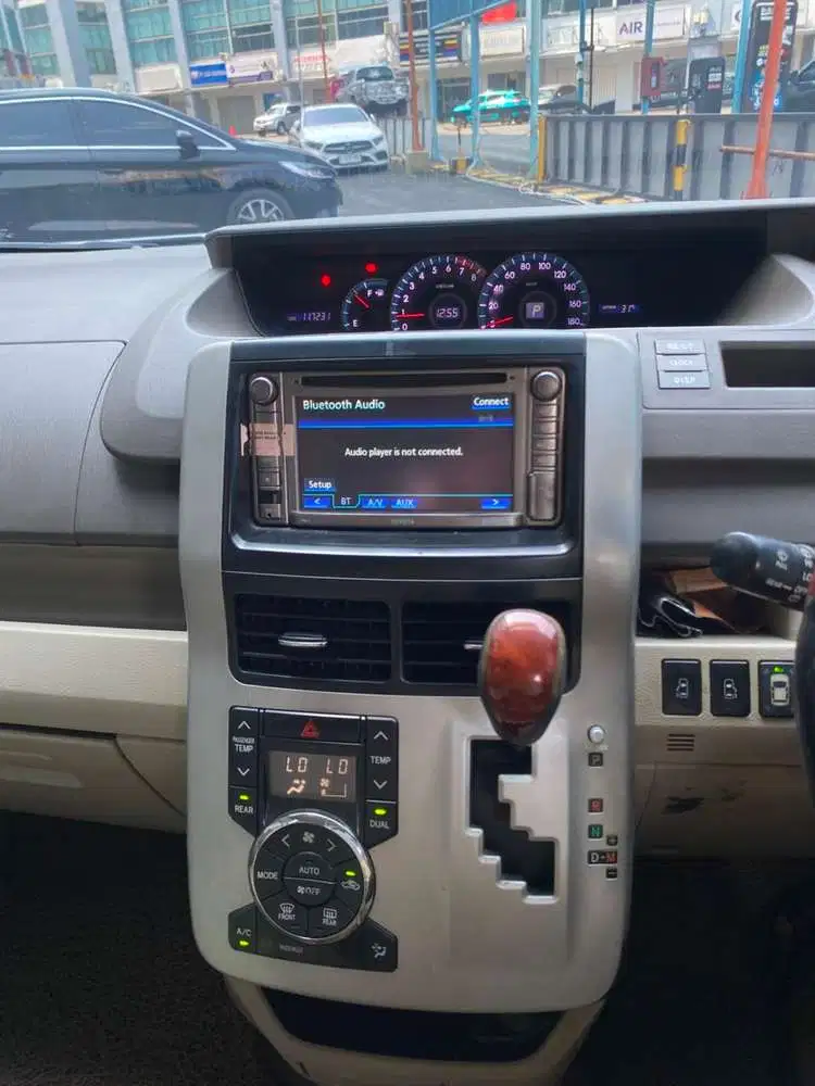 Toyota Nav1 2013 Bensin