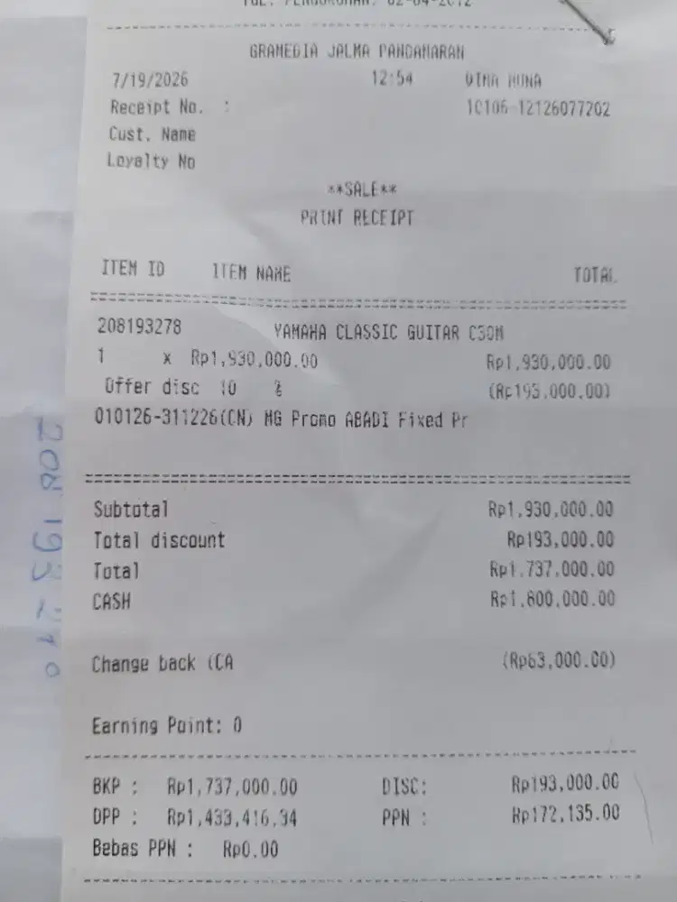 Blm sebulan beli Gitar Yamaha Original di Gramedia