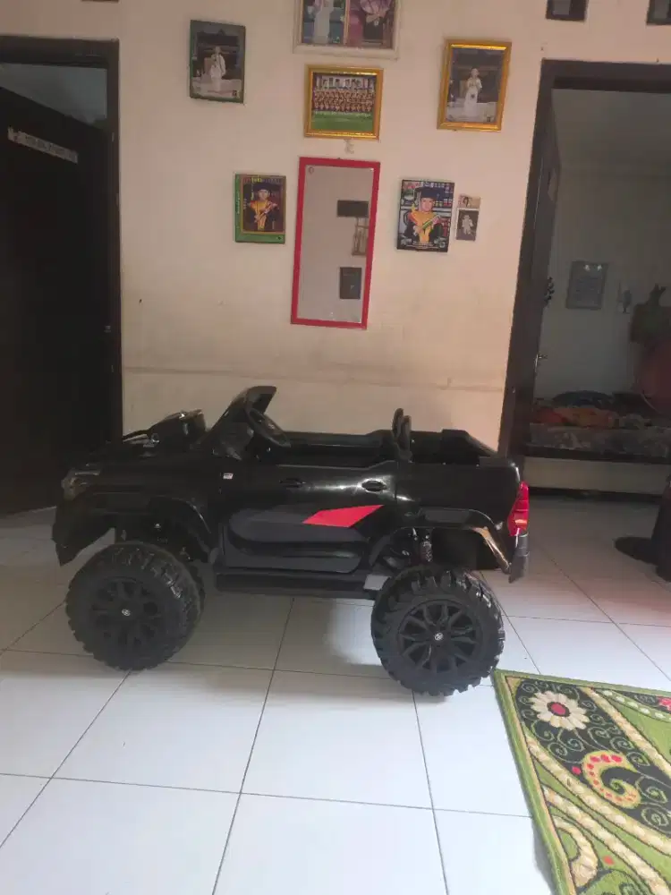 Di jual mobil mobilan gagah  kondisi masih 1 minggu beli