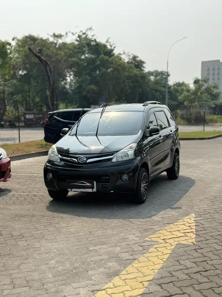 (Cash) Xenia R sporty 2013 Hitam manual mt dp 2jt murah kredit avanza