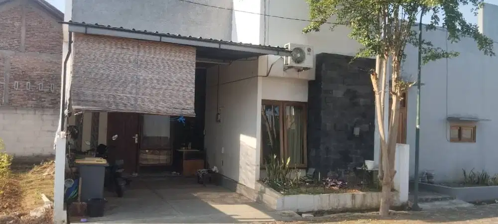 [DIJUAL / OVER KREDIT] Rumah Strategis & Asri di Griya Pratama Kujon 2