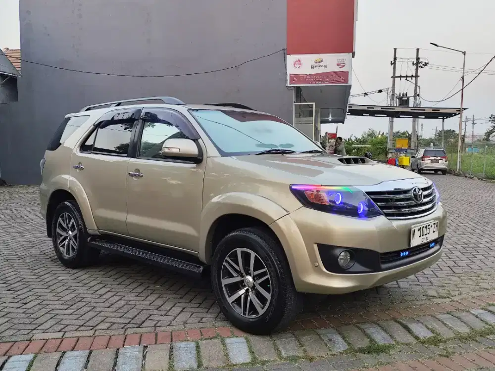 Toyota Fortuner VNT Turbo 2014 Diesel Matic Velg VRZ Istimewa