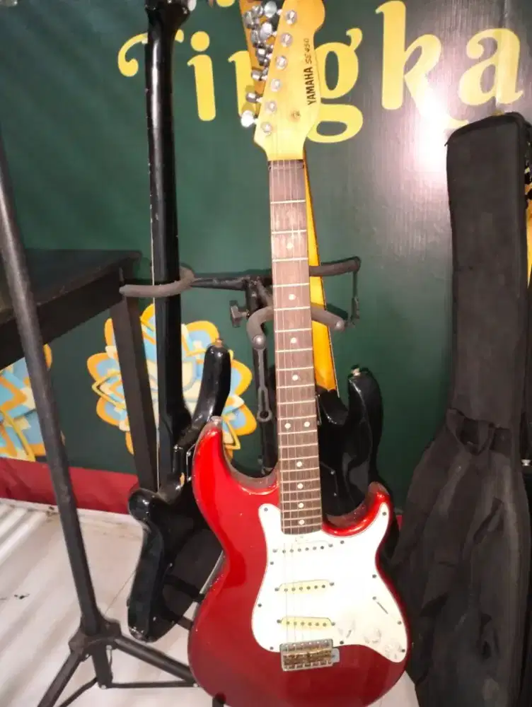 Guitar yamaha se450 classic