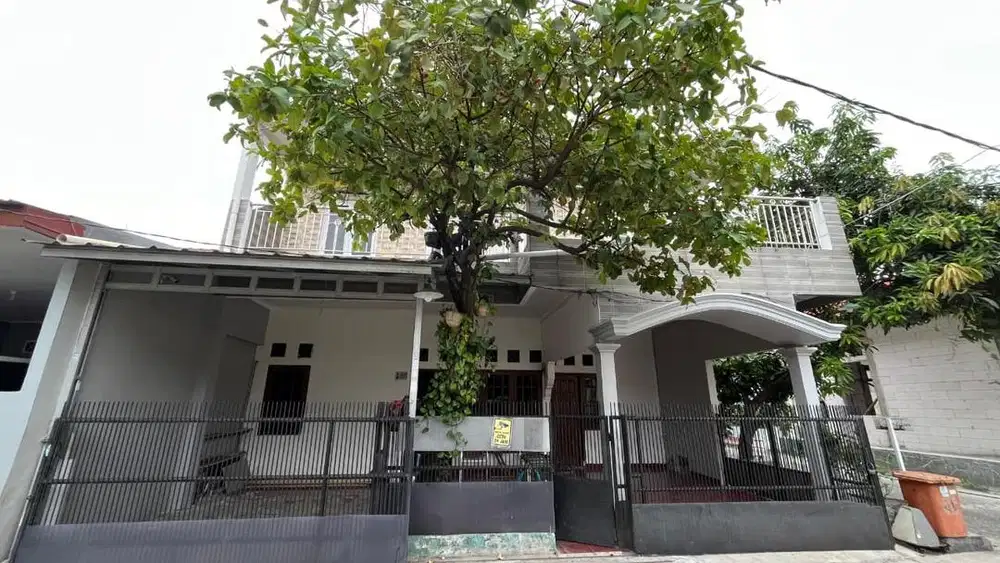 Rumah usaha + kios dekat sekolah