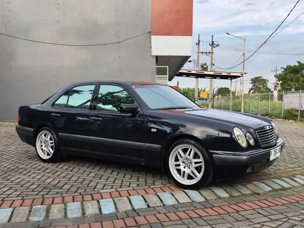 Mercedes Benz E320 W210 New Eyes Matic Brabus Istimewa