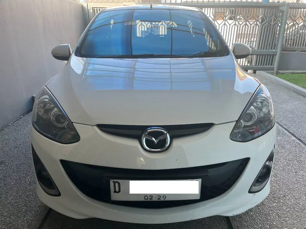 Mazda 2 (D) 1 Tangan Km Rendah Service Record Tahun 2013 Terawat