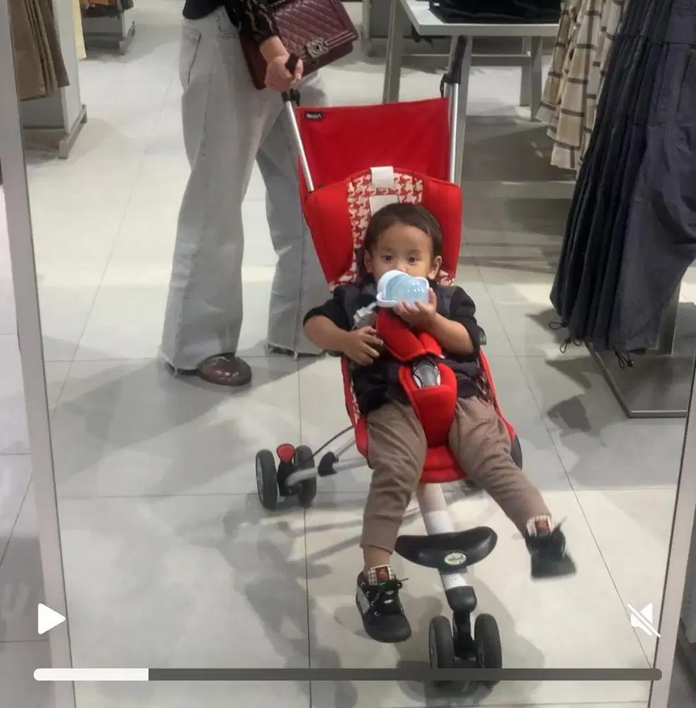 Stroller Cocolatte iSport Merah Kondisi Bagus Siap Pakai