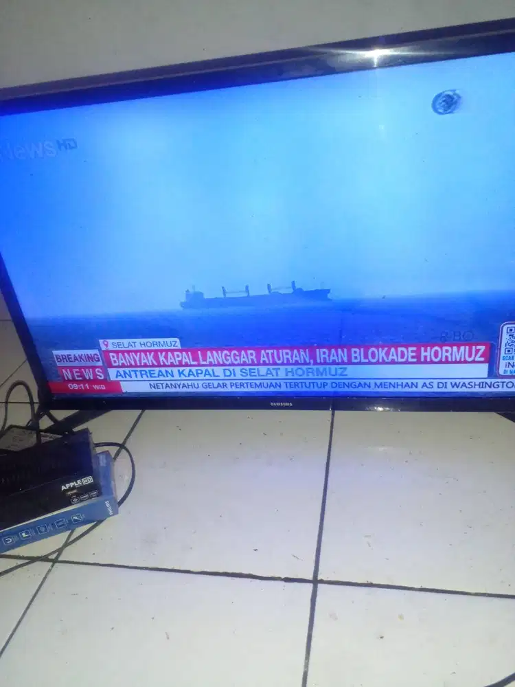 TV Samsung Led 32 inc model tipe UA32J4