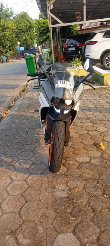Dijual motor KTM RC 200 2017