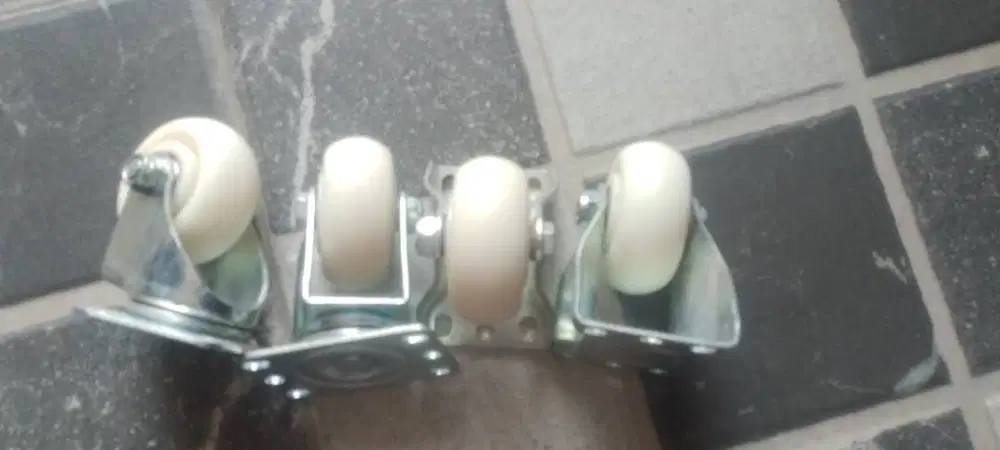 RODA NILON 3 INCH (4 pcs)