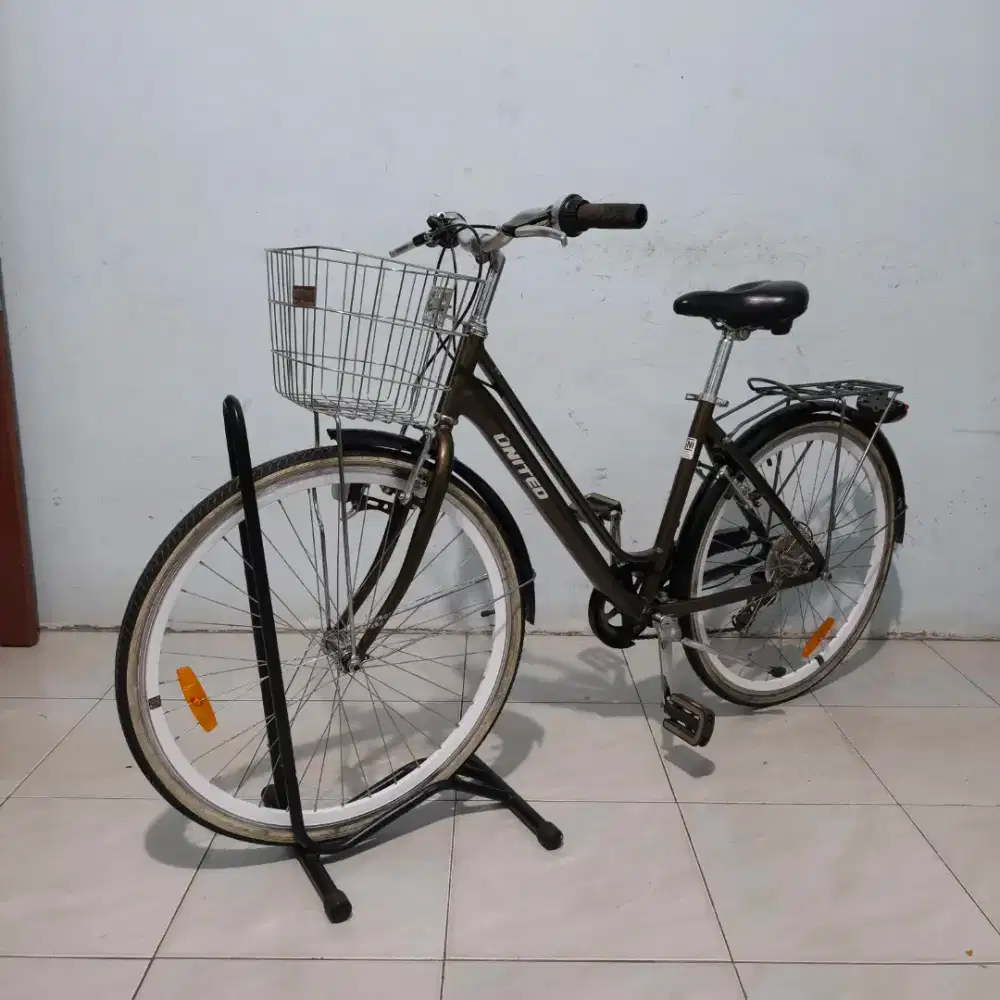 Dijual Sepeda Keranjang Cewek United Kondisi Like new