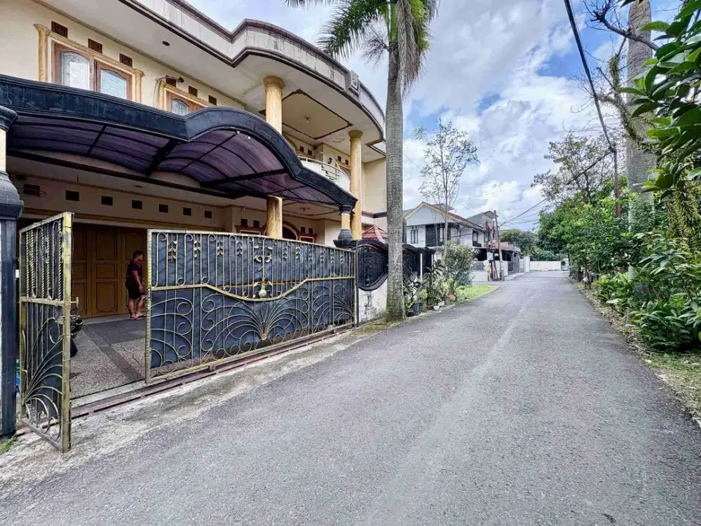 Rumah dia lantai di komplek Kiarasari Buah batu
