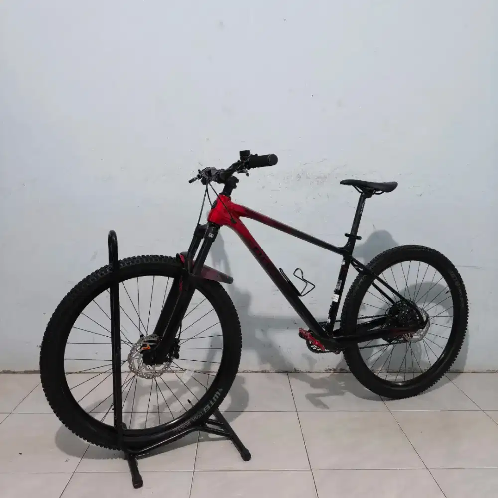 Polygon Xtrada 6 Ukuran 27.5 size L kondisi 99 % Seperti Baru