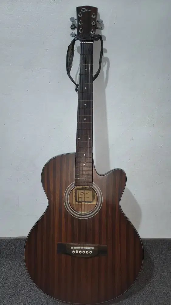 di jual gitar bekas