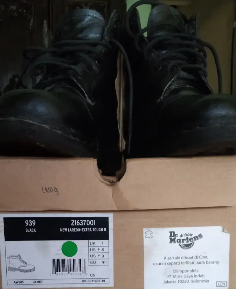 Sepatu Second Brand Dr. Martens