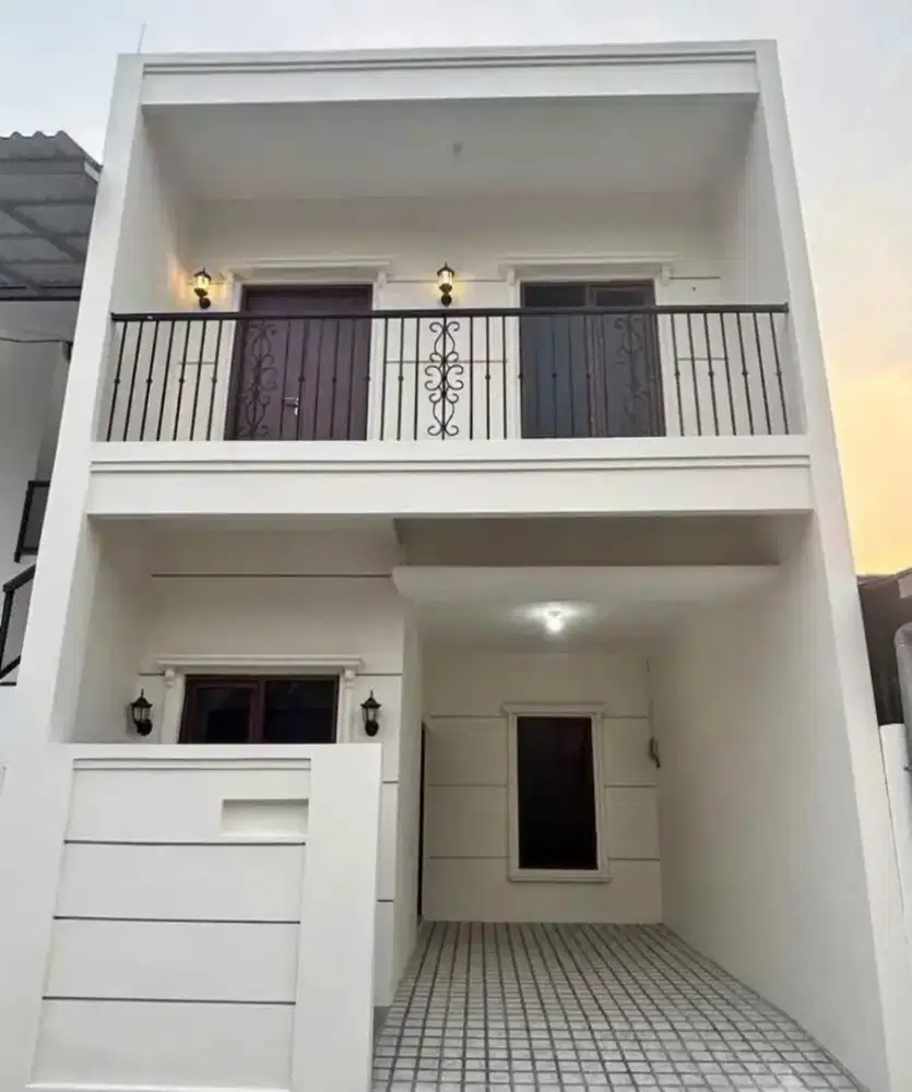 RUMAH 2 LANTAI SIAP HUNI MULAWARMAN UNDIP TEMBALANG
