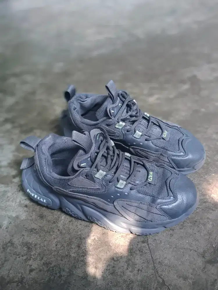 SEPATU SNEAKERS SIZE 41