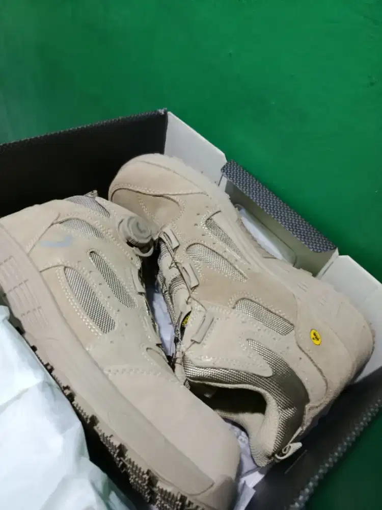 sepatu Safety Jogger work