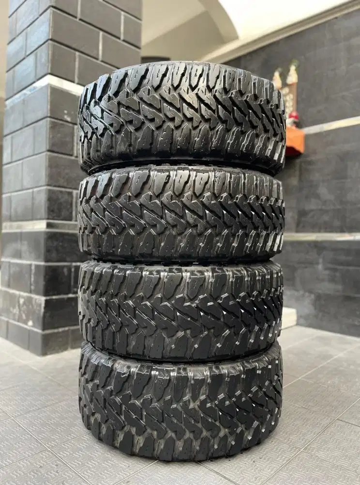 33 x 12.50 R20 Yokohama Geolandar MT Jeep Wrangler Rubicon Ranger LC