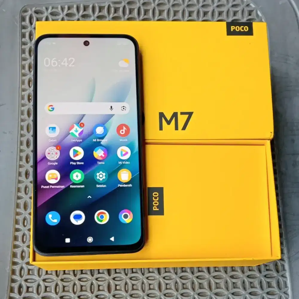 XIAOMi POCO M7 [RAM 8GB+8GB/internal 256GB] lengkap Garansi