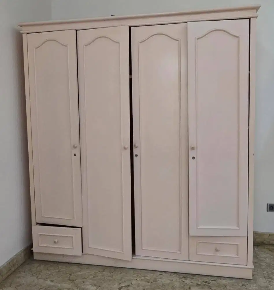 Dijual Cepat ! Lemari Duco 4 Pintu Kondisi Bagus