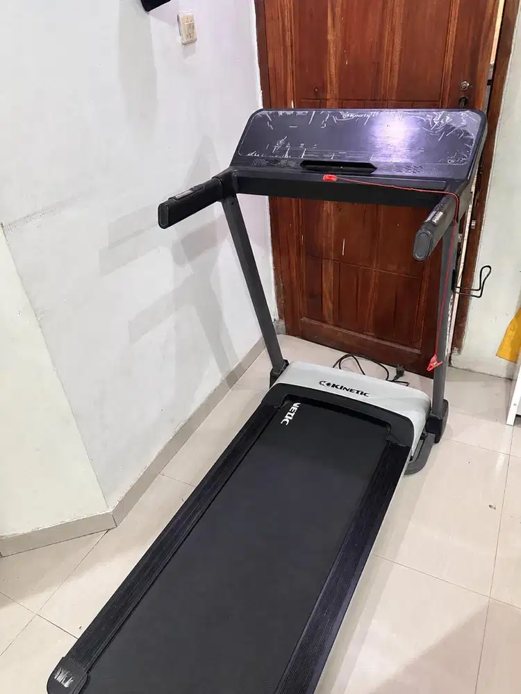 (Pemakaian Pribadi) Treadmill Elektrik Kinetic 12P