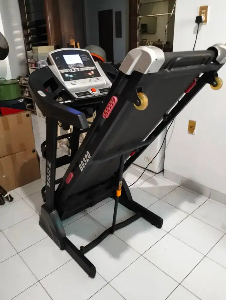Dijual Mesin Treadmil kondisi baik