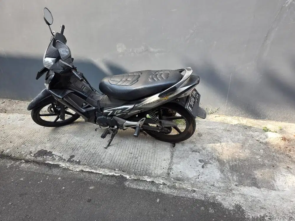 DIJUAL CEPAT BU MURAH BAGUS MOTOR HONDA SUPRA X NF 125 TR KARBU 2011