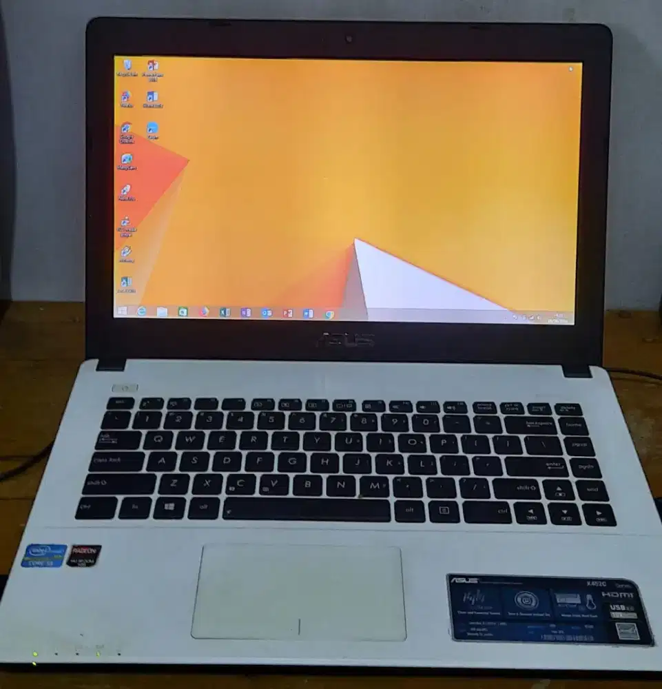 Asus X452C sudah upgrade jadi SSD dan ram 10 GB