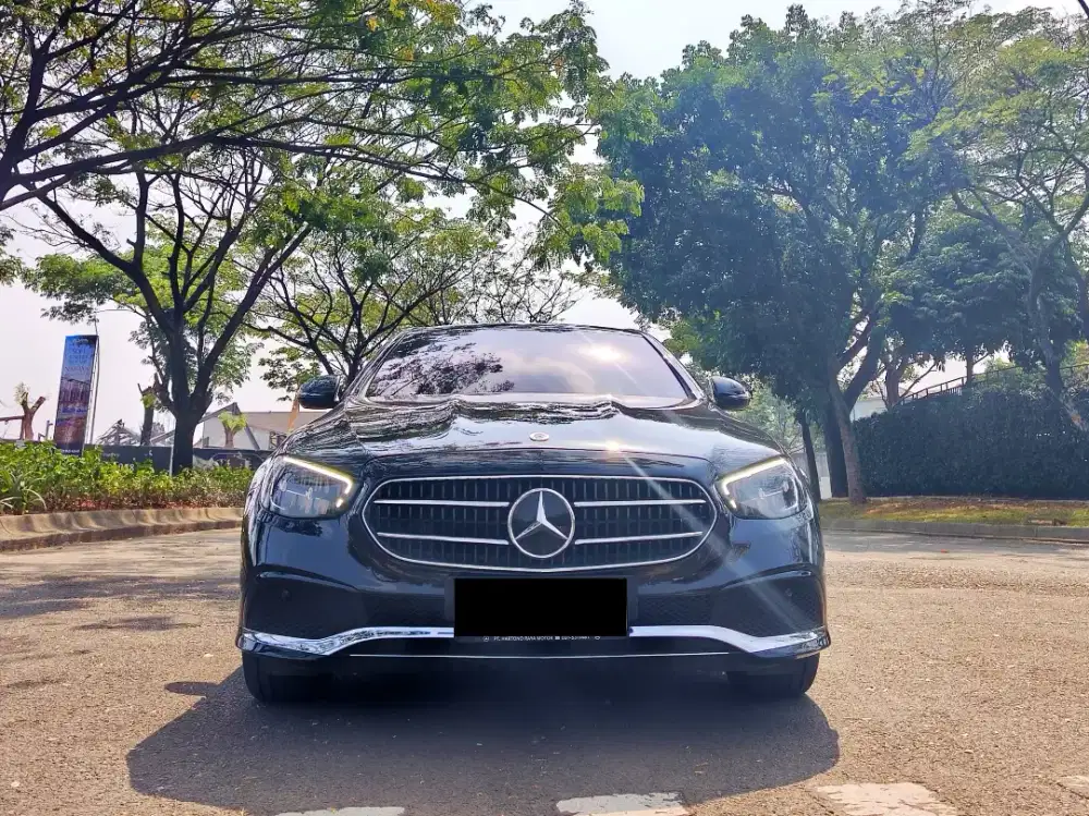 Mercedes-Benz E200 Avantgarde 2.0 AT 2023