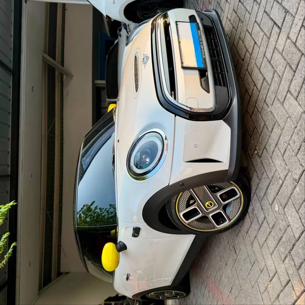 MINI COOPER SE EV 2023 White Putih BU Electric Panoramic HK 2024
