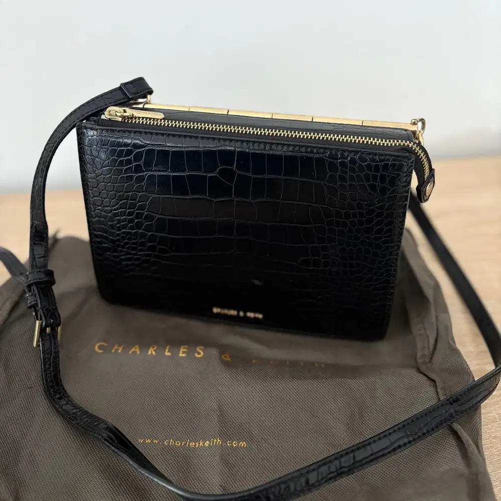 Tas branded Charles n Keith Bag ORI 100%