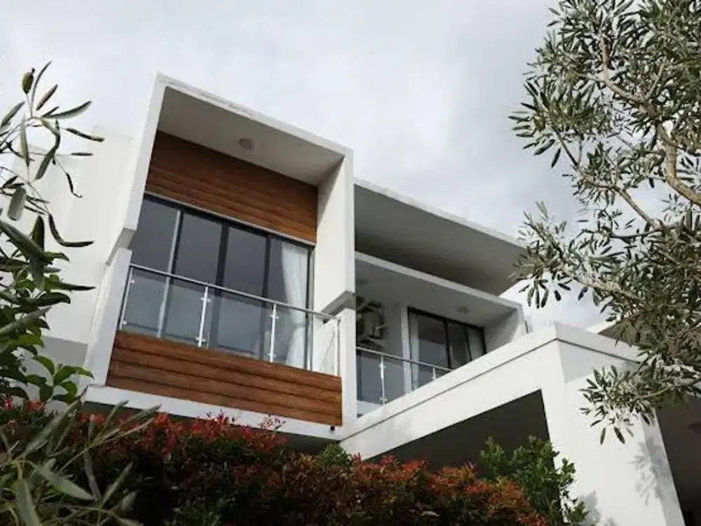 Dijual Rumah  Villa Mewah Dengan Kolam Renang Di  Ciumbeuleuit dekat UNPAR Bandung