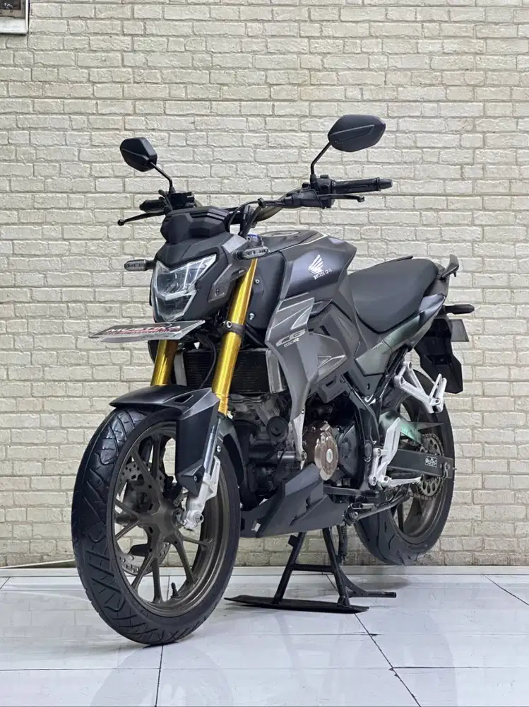 HARGA MENARIK‼️ Honda CB150R Streetfire 2022 Abu-Abu Plat S