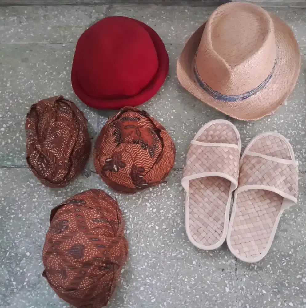 JUAL TOPI + SANDAL ANYAM