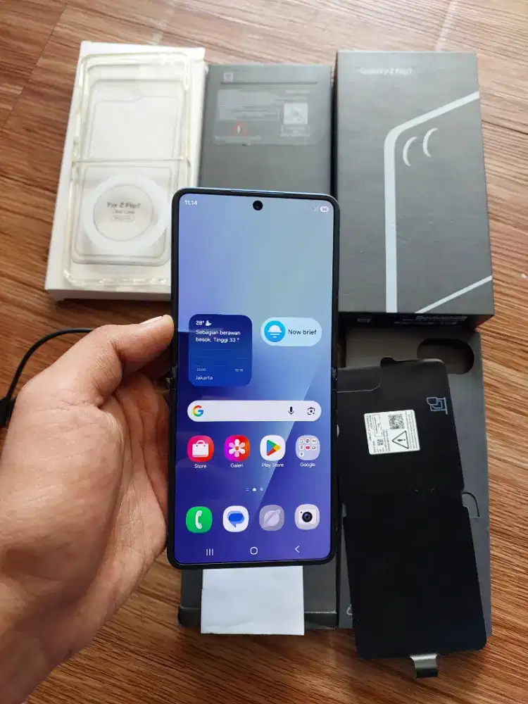 Samsung Z Flip 7 sein ram 12/512 gb fullset ori garansi on