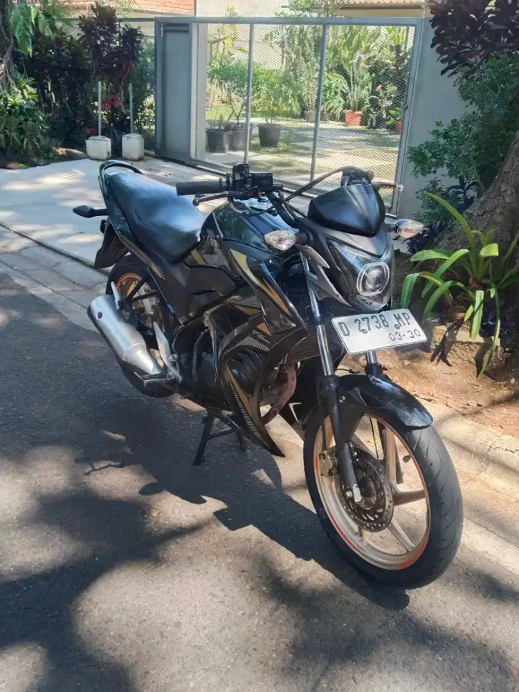 Honda CB 150r cbr