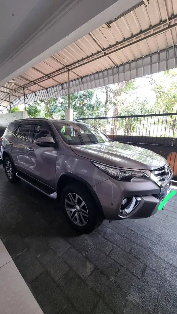 JUAL FORTUNER DIESEL 2017 2.4 VRZ AT KM RENDAH MULUS