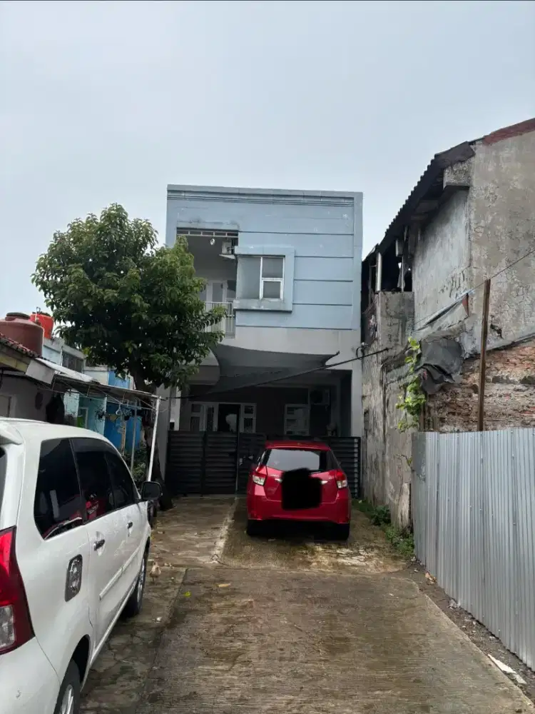 Di Jual Rumaj 2 lantai Jagakarsa,SIAP Huni