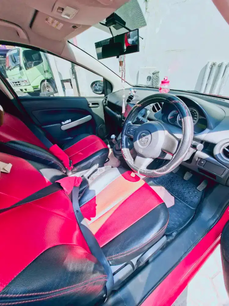 Jual Santai Mazda 2 Tahun 2011
