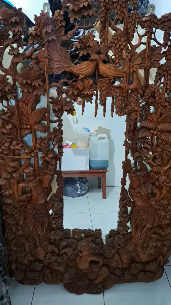 Meja dan cermin ukir bali