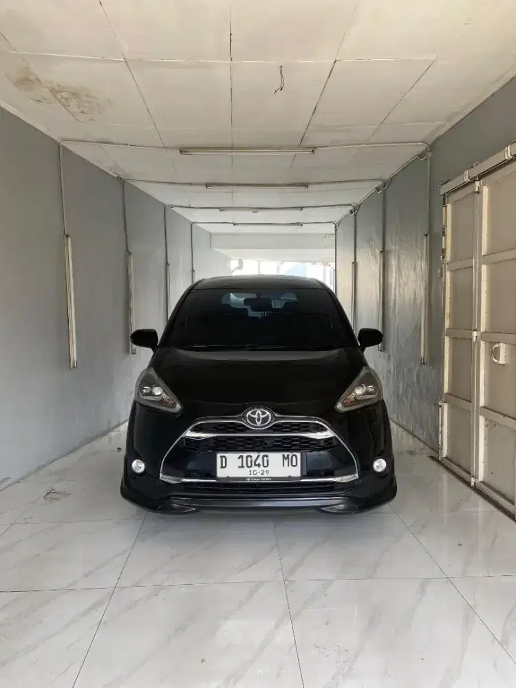 TOYOTA SIENTA Q CVT THN 2018
